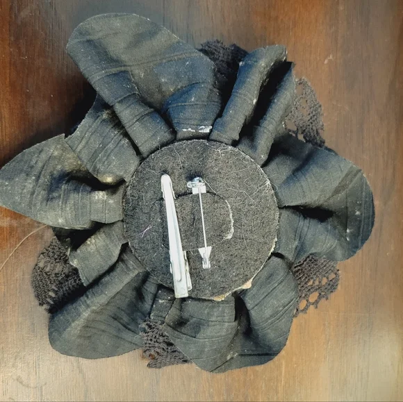 Black Rose Floral Fascinator - Picture 4 of 4